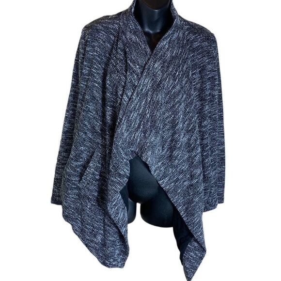 Lovers + friends black white textured knit open front waterfall cardigan sm - Picture 2 of 7